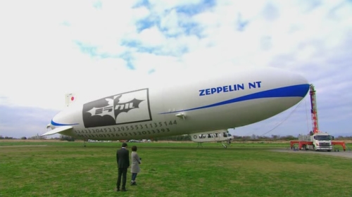 Atashinchi-no-Danshi E1 Zeppelin sol.jpg