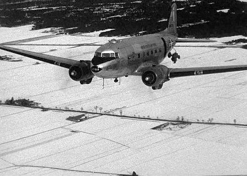 Douglas C-47.jpg