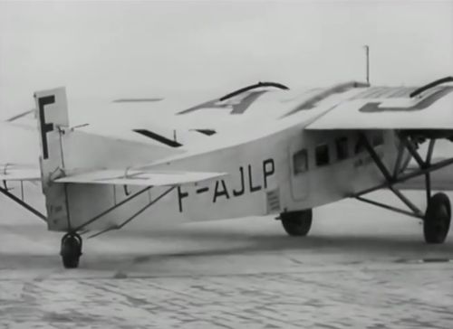 LaBanqueNemo 05330 F-AJLP.jpg