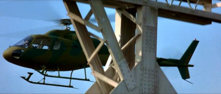 File:Goldeneye Ending chopper2.jpg