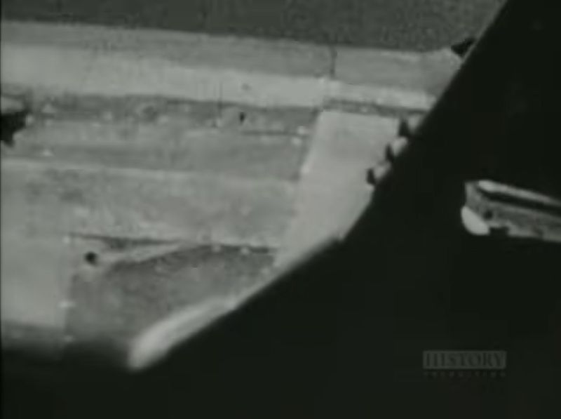 File:12oClock-S1E16 04004.jpg