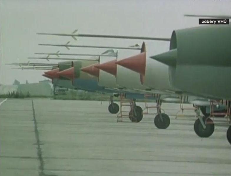 File:BdH 059 02 Su-7.jpg