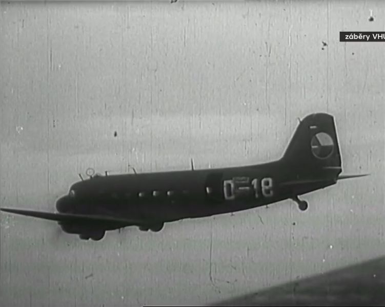 File:BdH 075 02 C-47.jpg