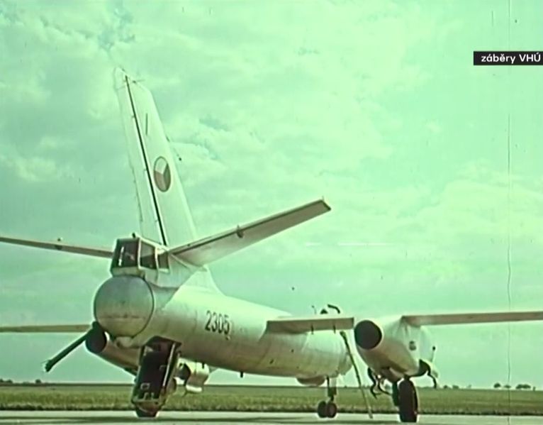 File:BdH 083 Il-28-2305.jpg