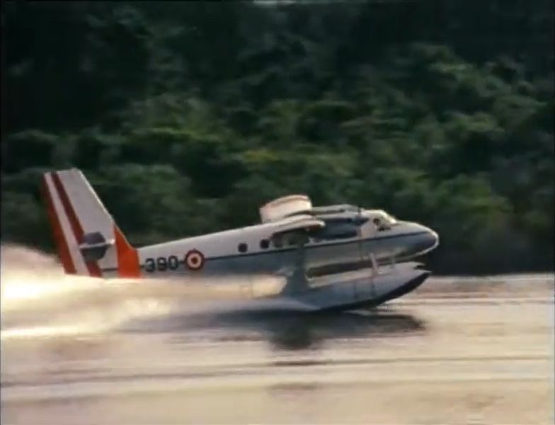 File:CdC S3E12 C.jpg