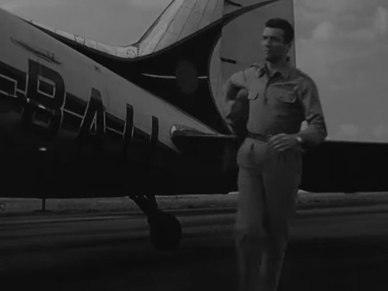 File:LHerosFatigues F-BAII.jpg