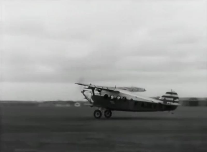 File:LaBanqueNemo 05332 F-AJKV.jpg