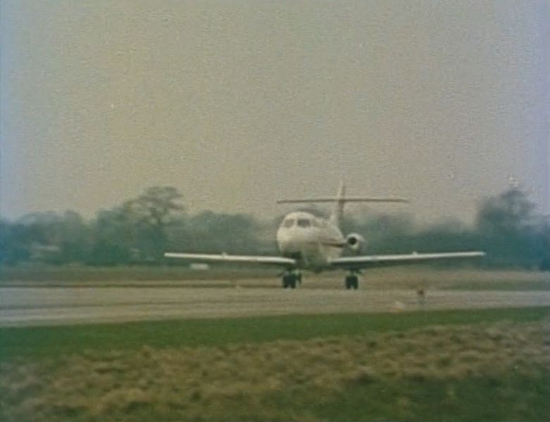 File:TheAdventurerE15 BAe125.jpg